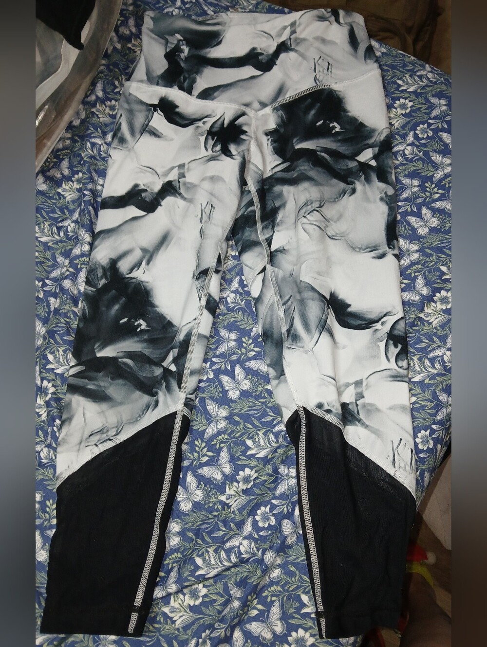 High-Waist Black & White Printed Active Leggings Size Small